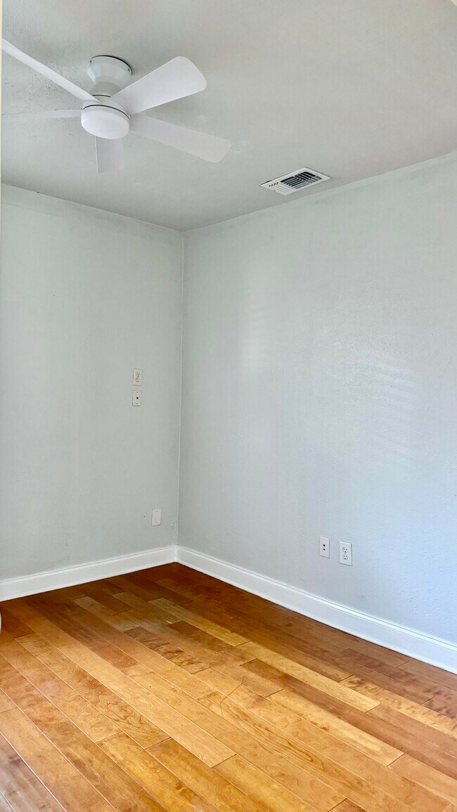 Building Photo - 205 S Federal Hwy