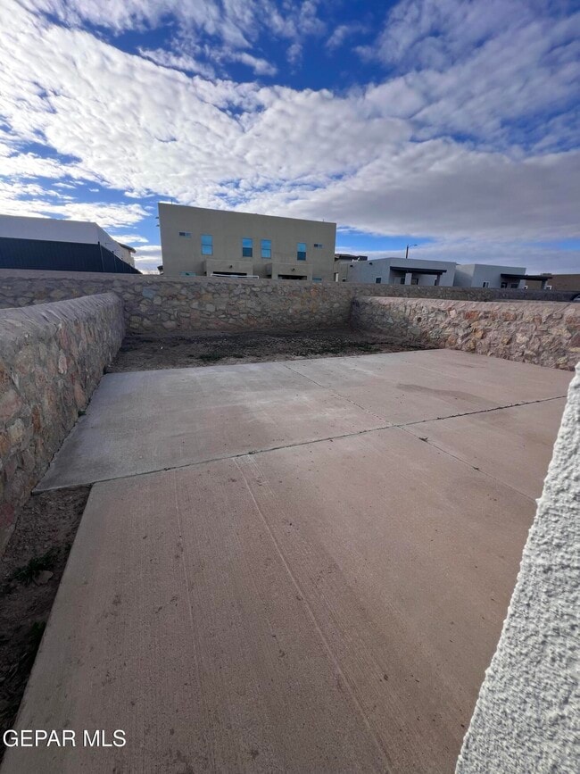 Building Photo - 807 HC Gilbert Minjares Dr