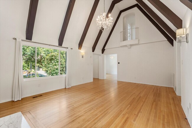 Building Photo - 4 Bed • 3 Bath • 2,135 Sq Ft (Main House) ...