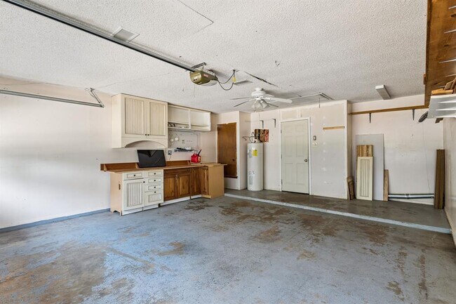 Building Photo - 1105 N Riviera Cir