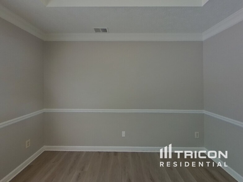 Building Photo - 30 Bacchus Dr