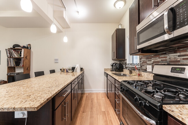 Building Photo - 3047 N Kimball Ave