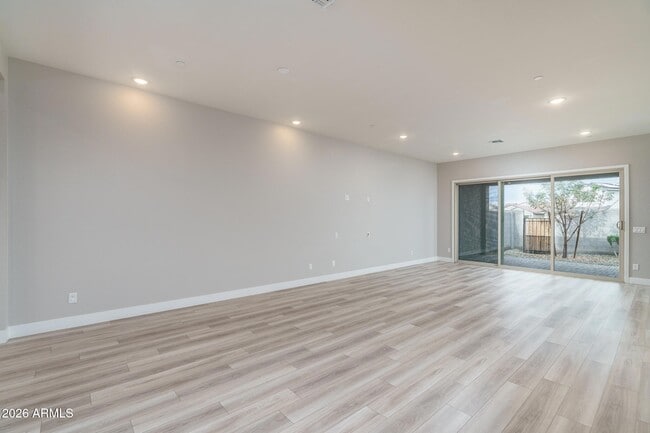 Building Photo - 14058 W Hubbell St