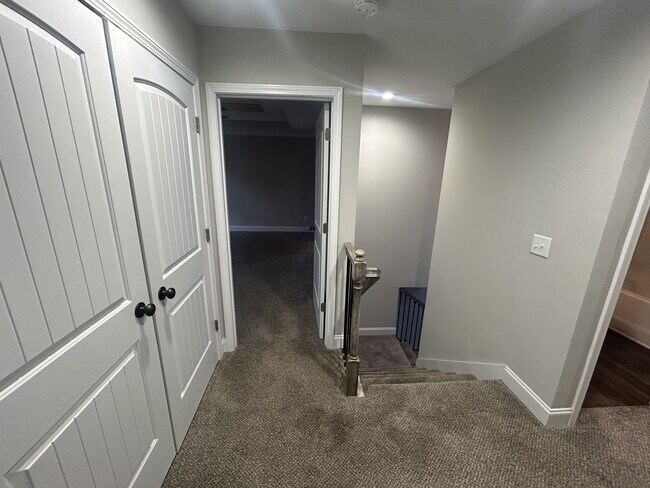 Building Photo - 1176 Elizabeth Ln