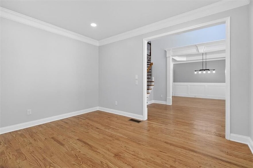 Building Photo - 4537 Grandview Pkwy