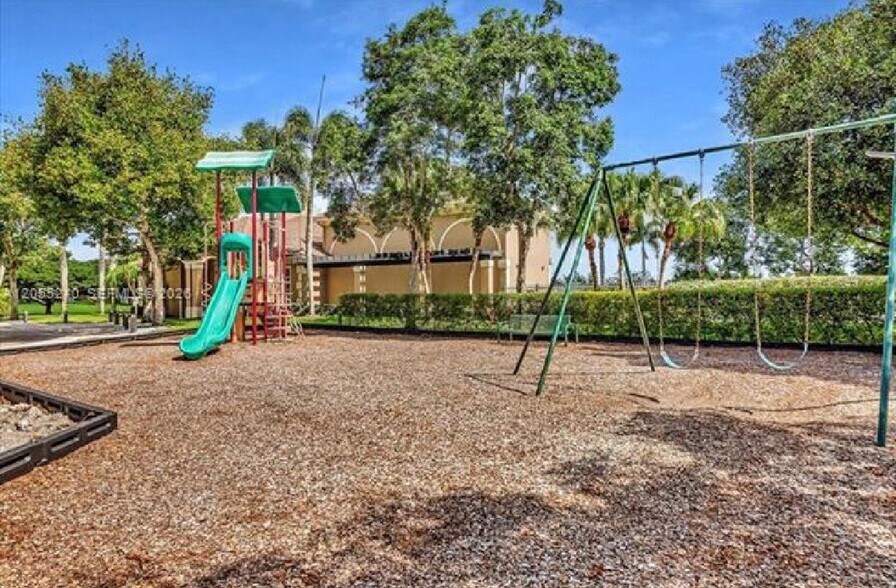 Building Photo - 6271 SW 195th Ave