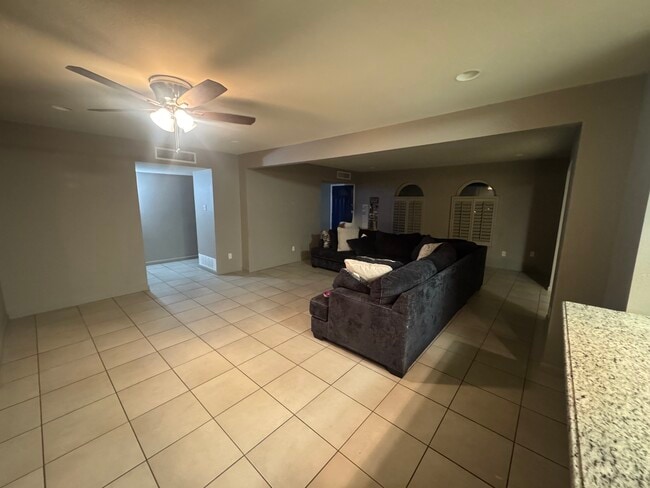 Building Photo - 6437 Dawn Dr