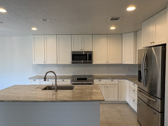 Building Photo - Move In Ready 3 Bedroom Near UTSA, La Cantera and The Rim