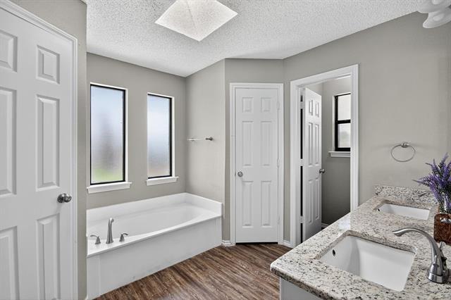 Building Photo - 1809 Greenbend Dr