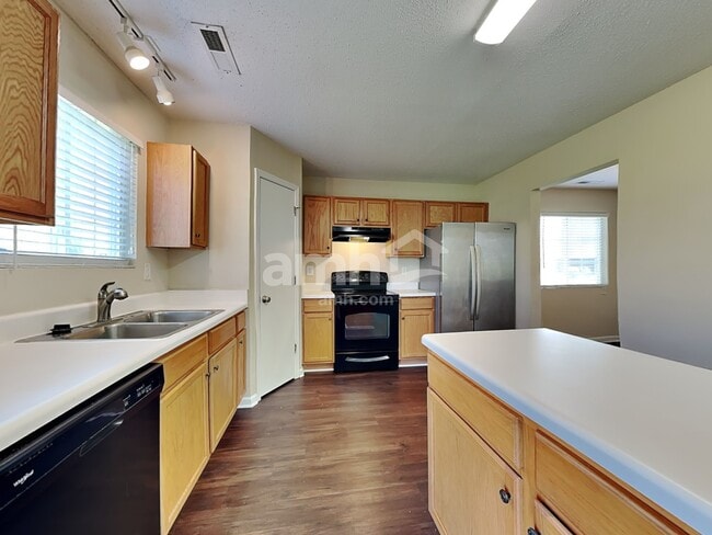 Building Photo - 819 Caledon Dr