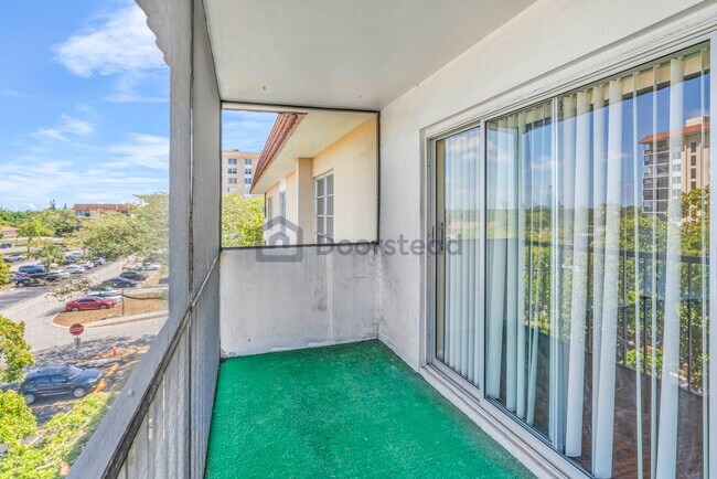 Building Photo - 4172 Inverrary Dr