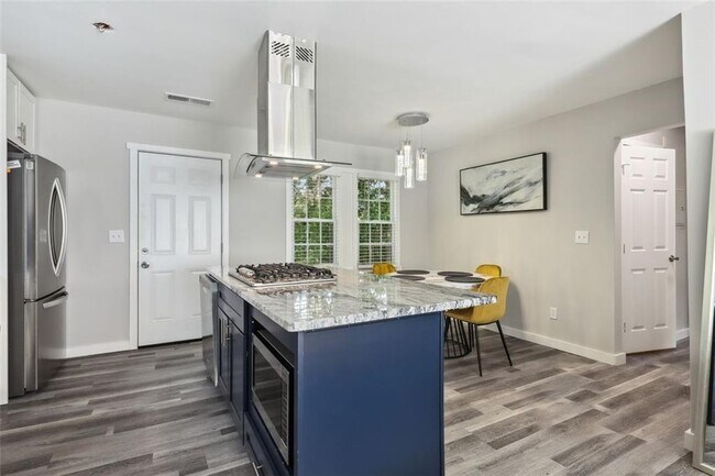 Building Photo - 1561 Pontiac Pl SE