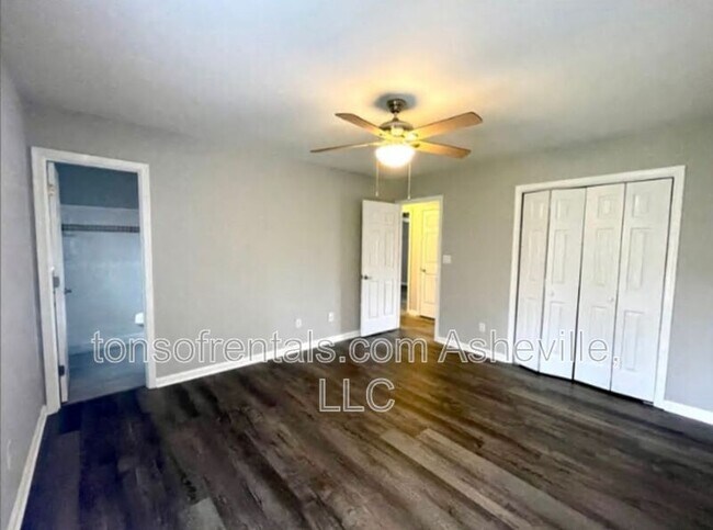 Building Photo - 307 Springfield Ct