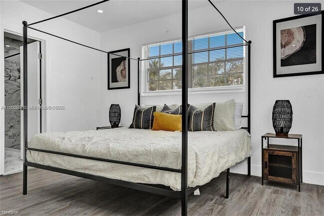 Building Photo - 1420 NE 201st Terrace