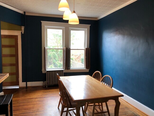 Building Photo - 335 east 30th st