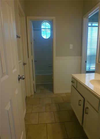 Building Photo - 8102 Luna Dr