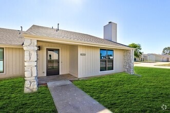Building Photo - Home Like Living at Apartment Prices