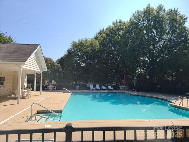 Building Photo - 8415 Chaceview Ct