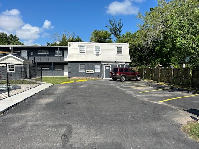 Building Photo - 1825 Bayou Rd
