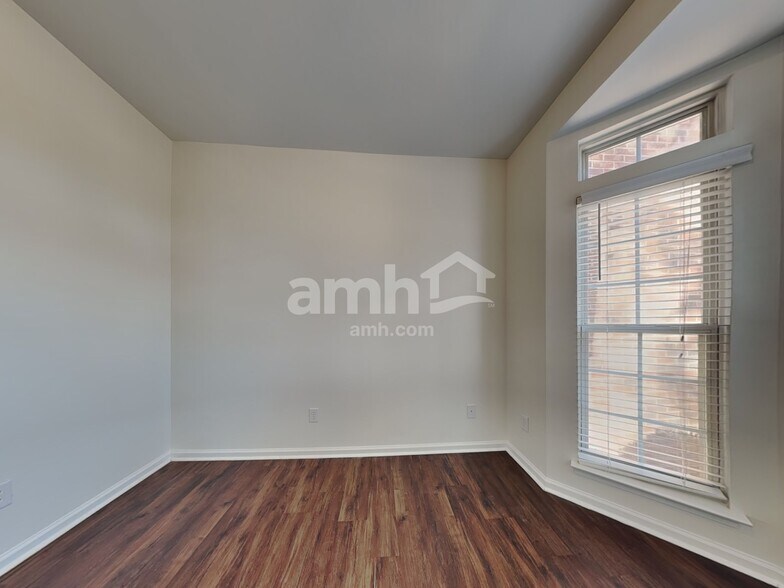 Building Photo - 219 Chandeleur Dr