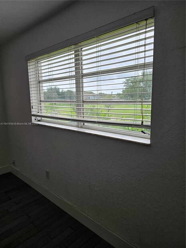 Building Photo - 2510 SW 81st Ave