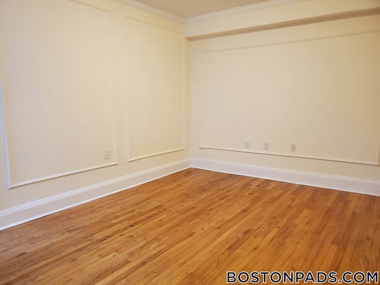 Building Photo - 100 Kilsyth Rd