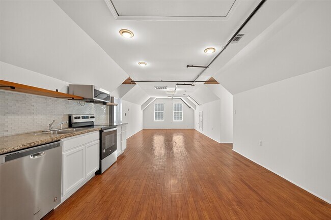 Building Photo - 2602 Isabella St