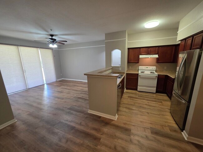 Building Photo - 2801 Chancellorsville Dr