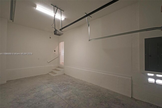 Building Photo - 766 SW 12th St