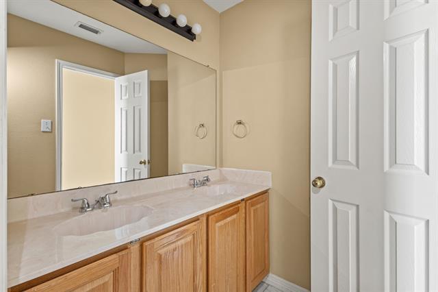 Building Photo - 2909 Misty Valley Dr