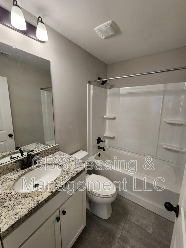 Building Photo - 2112 Sequoia Dr