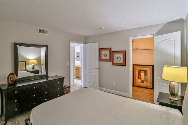Building Photo - 5055 W Hacienda Ave
