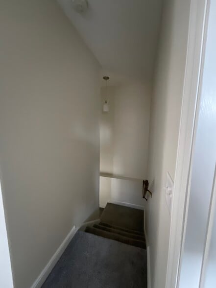 Building Photo - 612 Garland Dr