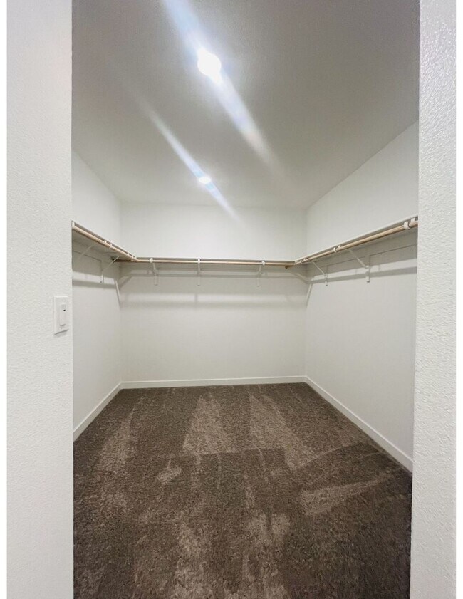 Building Photo - 12667 Ironbow Wy