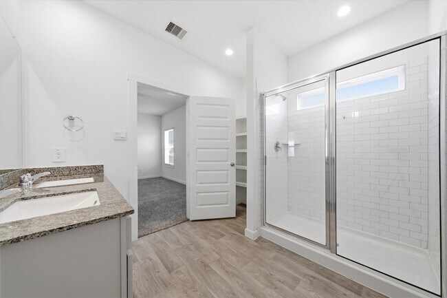 Building Photo - 31638 Featherstone Trl