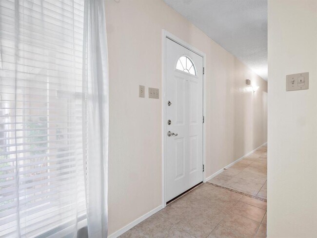 Building Photo - 3513 Westchester Ave