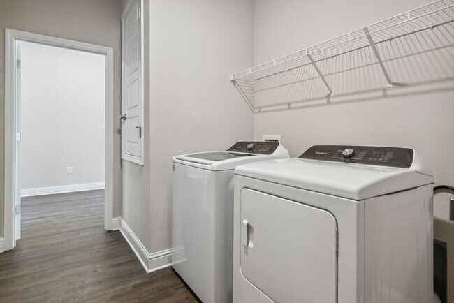 Building Photo - 3055 Sea Oats Dr