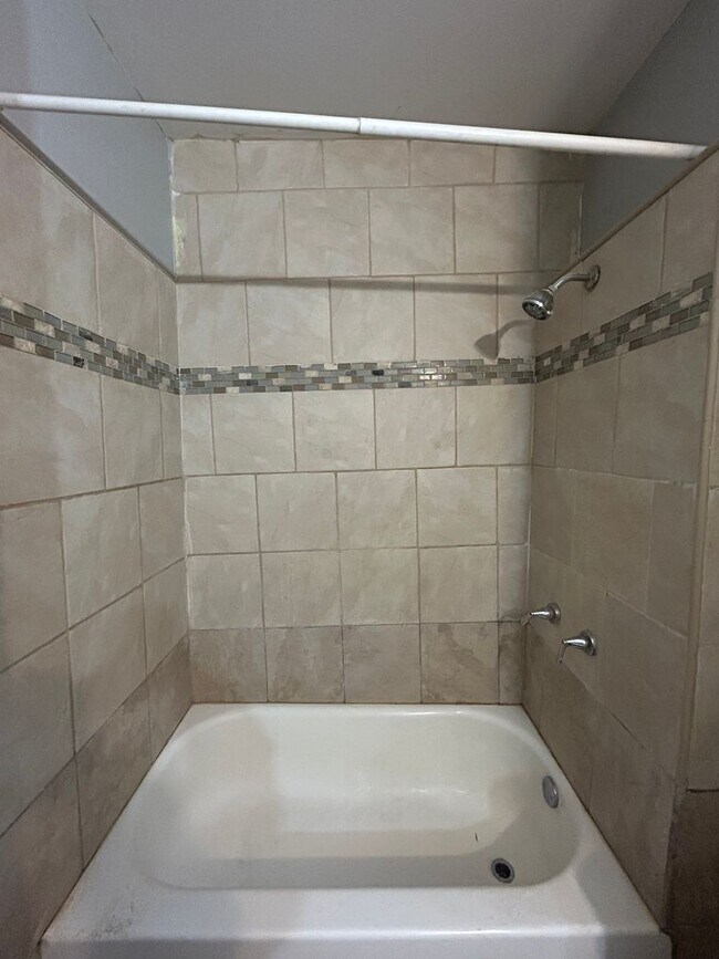 Building Photo - Black Milvus Rentals (6201 S. 42nd St.)