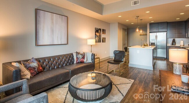 Building Photo - 525 S Church St