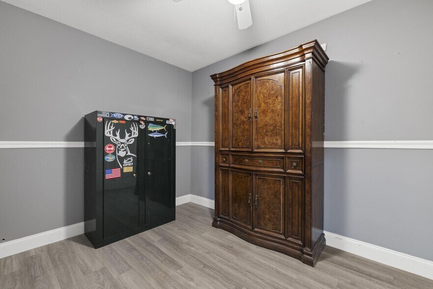 Building Photo - 6918 Tradewind Way