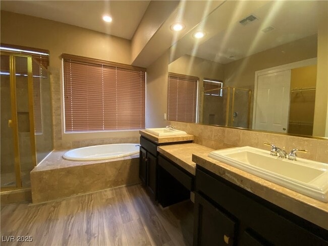 Building Photo - 17 Moraine Dr