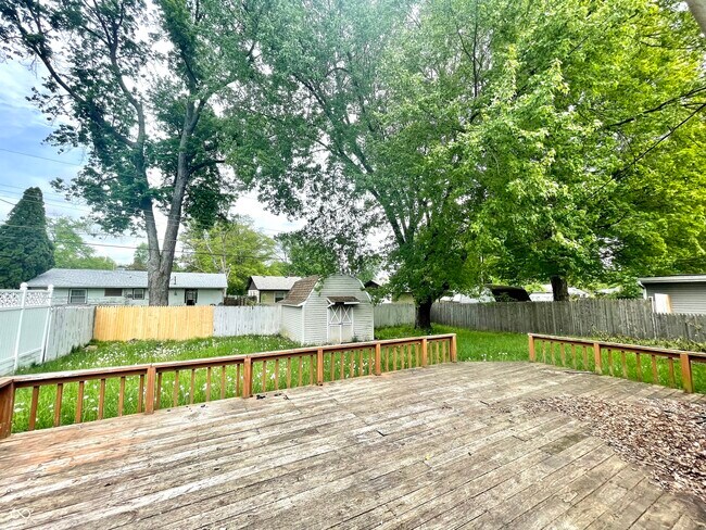 Building Photo - 110 N Tyrone Dr