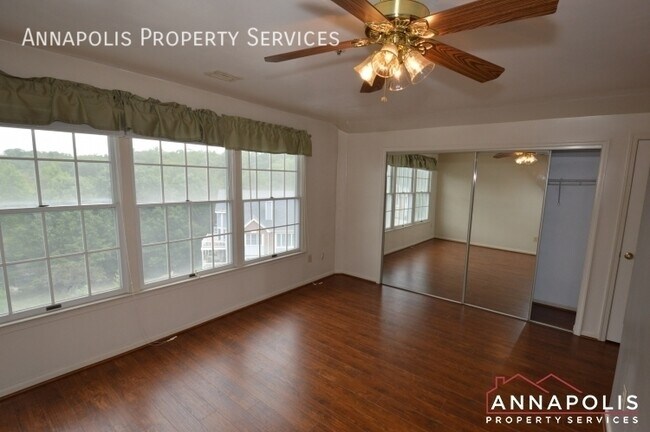 Building Photo - 2707 Summerview Way