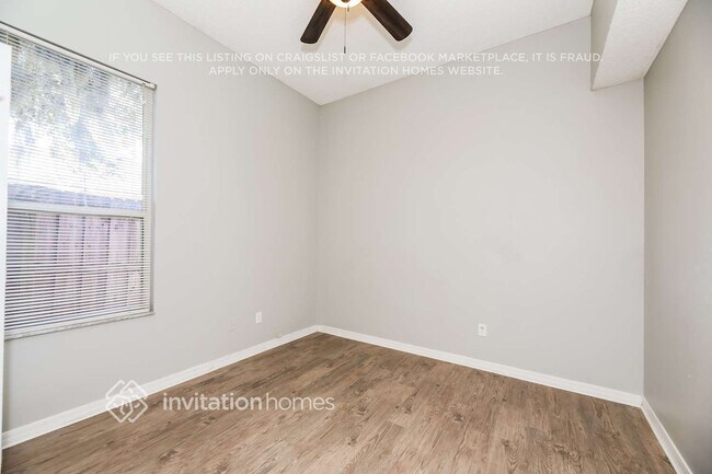 Building Photo - 4591 Misty Dawn Ct N