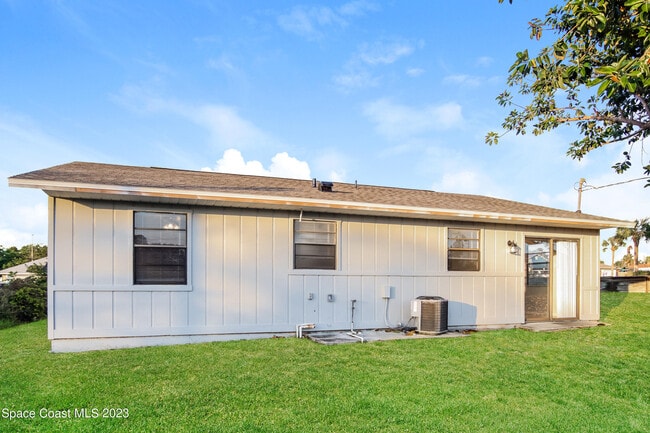 Building Photo - 339 13th St SW