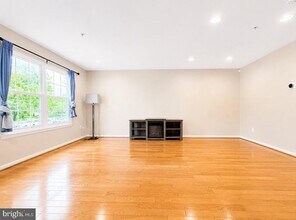 Building Photo - 6556 Ridgeborne Dr