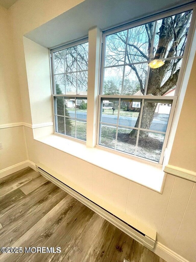 Building Photo - 19B Maplewood Dr