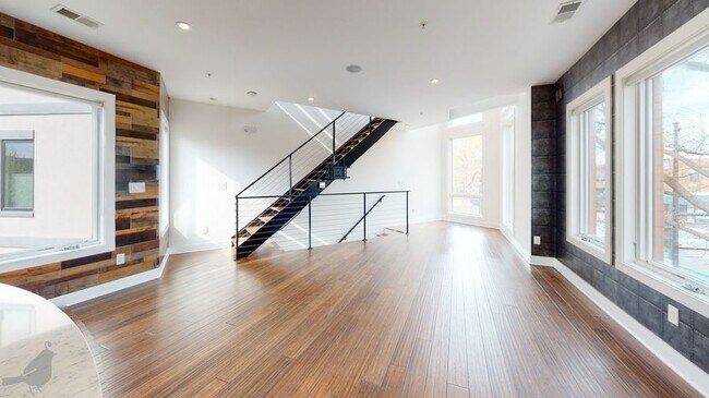 Building Photo - 1103 9th St NE