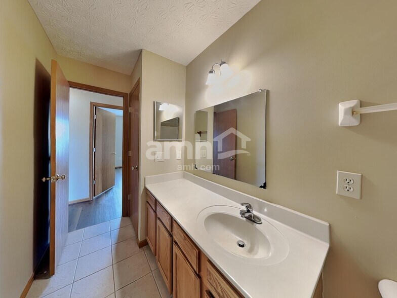 Building Photo - 4284 Promenade Ave