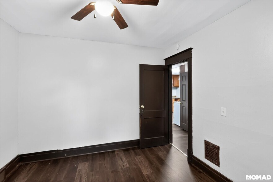 Building Photo - 118 Pries Ave